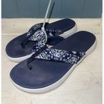 Vera Bradley VB Cloud Sandals Steel Blue Medallion Women's Size 11 Cushion Comfy Photo 0