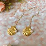 Gold Shell With Pearl Earrings Photo 1