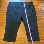 Torrid  Plus Size 4 Capri Active Leggings with Side Pocket Photo 7