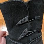 BEARPAW   Abigail boots women size 6. Photo 4