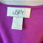 Loft - Women’s Purple Short Sleeve Top - Size Small. Photo 7