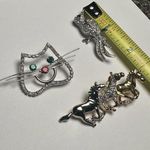 Rhinestone Brooch Pin Bird, Galloping Horses, Kitty Cat Face Lot Of 3 Animal Photo 2