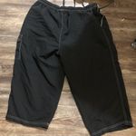 Vintage low waist wide leg baggy capri pants sweatpants white contrast stitching and leg cargo pockets (size: 1X) Black Photo 3