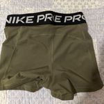 Nike  Pros  Photo 1