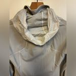 Lululemon Women's Gray Athletic Jacket Thumb Holes Hood Ribbed Size 8 Photo 4