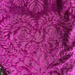 Roz & Ali Women’s Dressbarn fuchsia burnout velvet paisley print whimsigoth top Photo 5