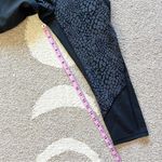 Athleta Crocodile Stealth TruCool Capri Leggings Medium Photo 4