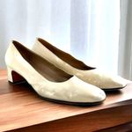 Salvatore Ferragamo Vintage  Off-White Leather Mid Heel Pumps Size 7.5 Photo 0