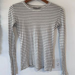 Vince  Pima Cotton Long Sleeve Navy Stripe Tee Women’s Size Medium Classic Chic Photo 0