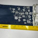 Earl Jean  Embroidered Size 8 Tapered Jeans Photo 3