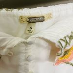 Gimmicks by BKE Gimmicks Embroidered‎ Floral Off The Shoulder Top.  Size Small Photo 5