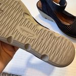 Clarks Clark’s Blue Leather Lazer Cut Wedge Sandals Womens 6.5 Beachy Casual Peep Toe Photo 4