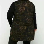 Women’s Kenneth Cole cheetah animal print long coat with ribbed sleeves size M Tan Size M Photo 4