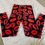 Red lips print on black high waist ankle legging Multiple Size 4 Photo 4