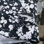 Garage Floral Criss Cross Back Crop Top in Black/White - Large, Short Sleeve Photo 8