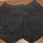 Lululemon Hotty Hot Short 2.5” Photo 3