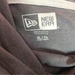 NEW ERA WI Hockey Mom Cowlneck Graphic Lightweight Long Sleeve Tee Xl Gray Photo 4