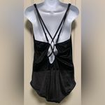 Gillian and O’ Malley Women’s Deep V Photo 1