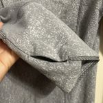 Lululemon Outrun Long Sleeve in Arctic/Ice Gray Suited Jacquard Photo 4