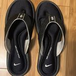 Nike Comfort Foot Bed Flip Flop Women’s Size 10 Black/White Color Photo 1
