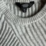 Simply Vera Vera Wang Light Gray women’s Crewneck Sweater Size XS Photo 2