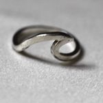 Source Unknown NWOT Hang Ten Wave  Silver Tone Metal Alloy Surfer Unisex Casual Size 7.5 Ring Photo 1