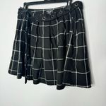 Hot Topic  Black & White Plaid Pleated Skirt With Grommet Belt size large Photo 2