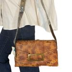 VINTAGE 1980'S LIZ DESIGN BY VIN BROWN FAUX TOOLED LEATHER SHOULDER BAG NWT Photo 0