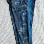Lululemon clip in crop Capri leggings Heathered Texture Lotus Camo Oil Slick Blue/Alberta Lake Photo 5