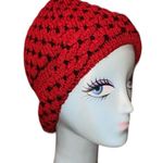 Black & Red Knit Beanie Hat Women’s One Size Accessory Warm Comfortable Design! Photo 1