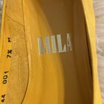 MILA Women's Yellow Flats size 7.5M leather flats color yellow Photo 1
