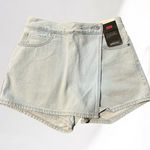 Levi's Women's Premium Skort Photo 0