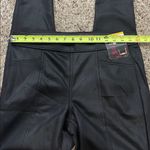 No Boundaries  High rise Jegging Skinny Fit Size Large Black Photo 4