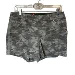 Spanx Women's Camo Utility Shorts Gray Size Large High Rise Pull On Photo 3