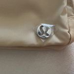 Lululemon  Everywhere mini 1L Belt Bag in trench NWT Photo 6