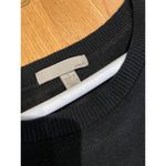 One A black and white sweater large Photo 2