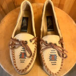Cherokee Women's  moccasins light beige size 6.5M shoes euc Photo 0