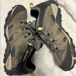 Merrell  lace up sneakers in beige and black size 8 Photo 0