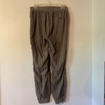 Faherty Arlie Surplus Joggers in green size medium Photo 6