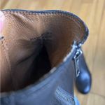 Frye Women’s Carly Zip Chelsea Black Leather Ankle Boots size 9.5 Photo 6