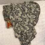 Indie Ella Floral Paisley shorts sizes medium / Large Black Photo 7