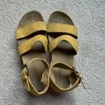 Universal Threads Platform Sandles Photo 0