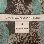 Diane Von Furstenberg  Silk Gilmore style blouse in Oasis Snake Print Size 4 EUC Photo 8
