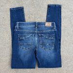 BKE Buckle Victoria Universal Fit Mid Rise Skinny Jeans Size 26 AXB204 Photo 1