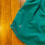 Lululemon hotty hot high rise 4" shorts size 4 cascadia green Photo 2