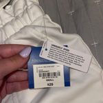 Arizona  White Shorts Photo 2