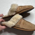 UGG  SCUFFETTE II SLIPPERS SAND SIZE 8 USED CONDITION Photo 6