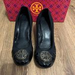 Tory Burch  black gold wedge heeled pumps shoes women’s 7 Photo 0