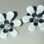 Elegant Floral Black and White Dainty Boho Flower Earrings Photo 0