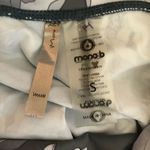 Mono B Leggings Active Workout Capri Leggings in Floral Patterned Print Sz S GUC Photo 7